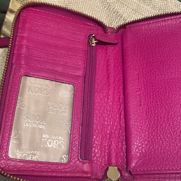 USED - Michael Kors Pink Leather Wallet - Picture 4 of 10